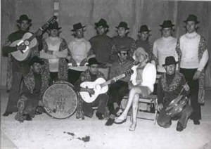 1970 - Los Invitados de la Casa Los Martinez